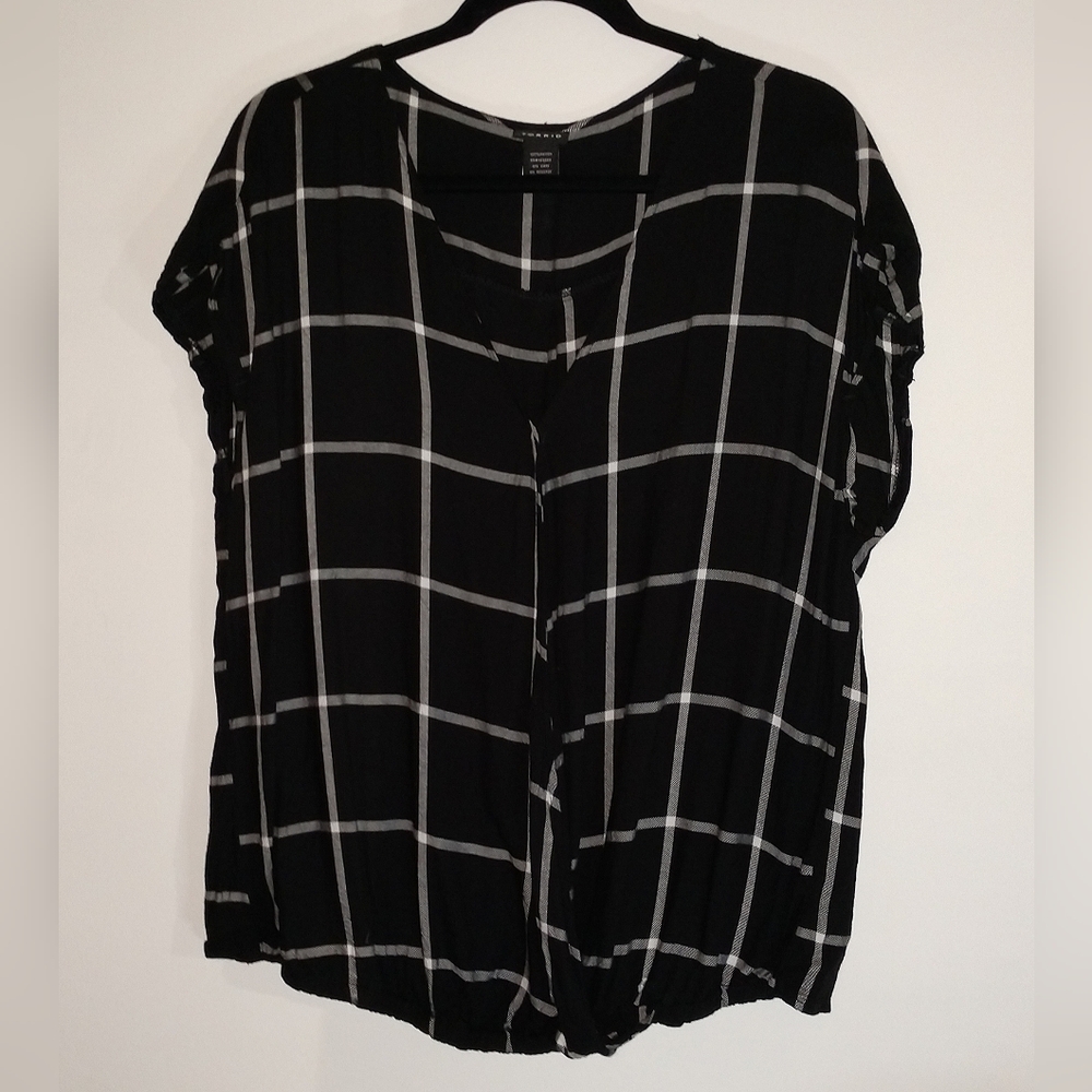 🌿 Torrid plaid top